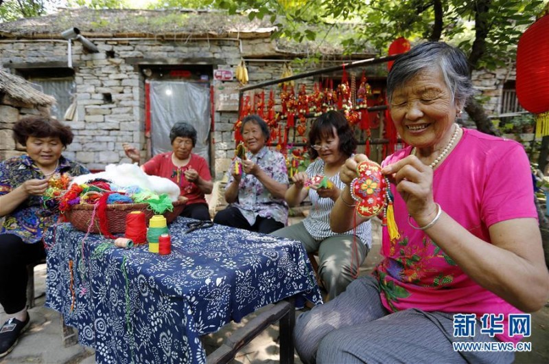 縫香囊、包粽子 各地居民品民俗迎端午