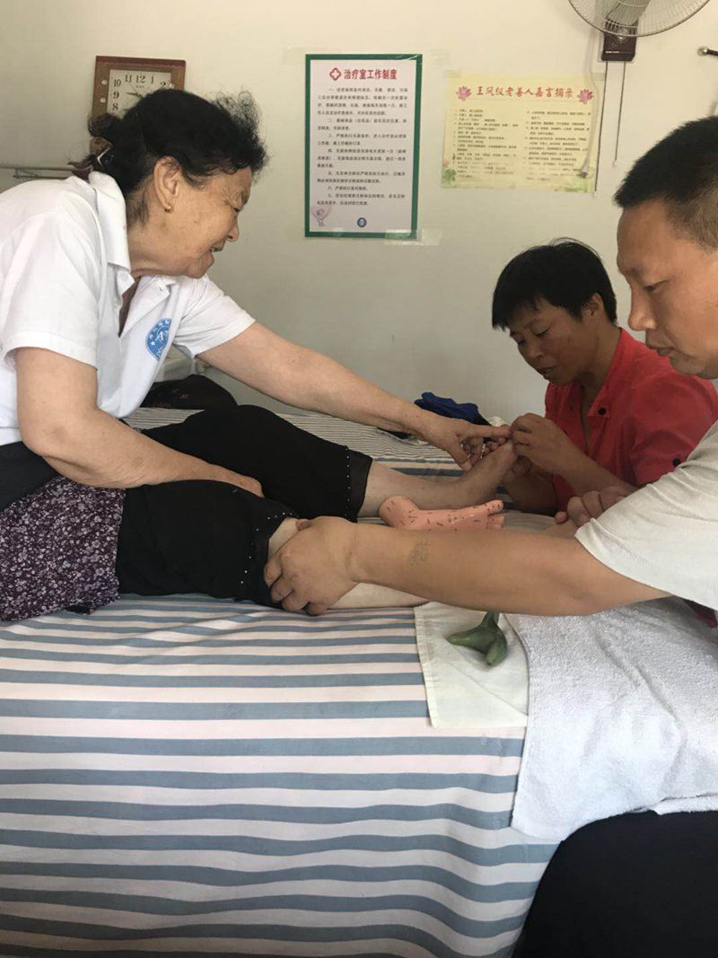 “巨榮指法”——?jiǎng)⒕諛s其人其事（二）