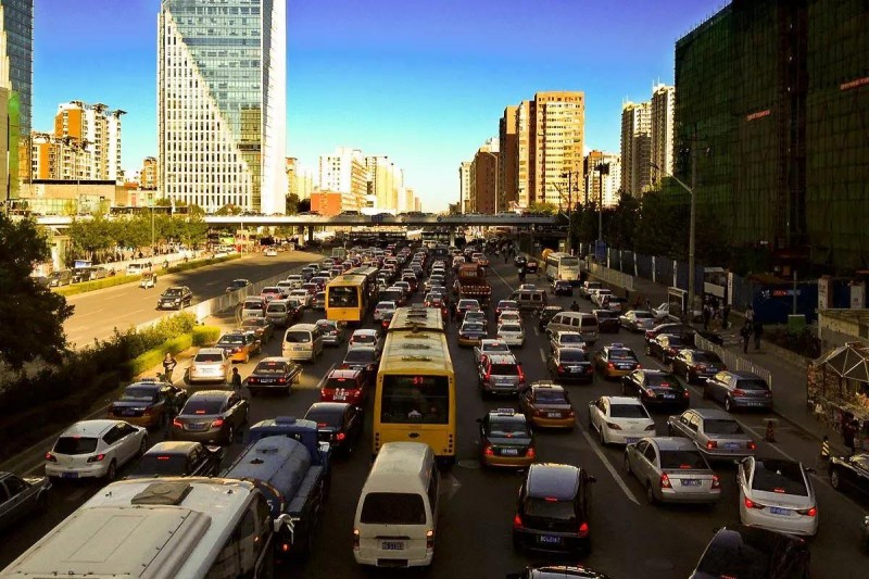 公安部：全國(guó)機(jī)動(dòng)車保有量達(dá)3.22億，駕駛?cè)藬?shù)量突破4億