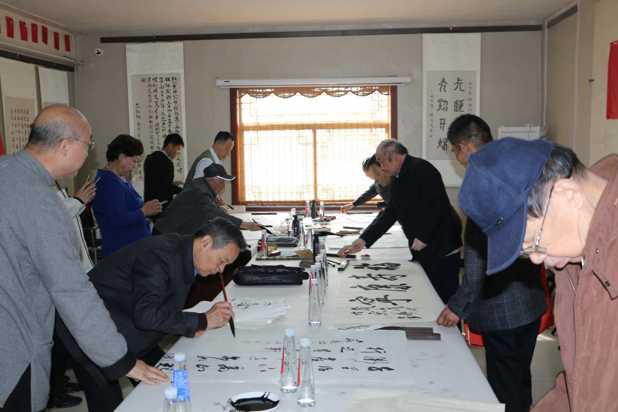 共和國(guó)將軍與書(shū)畫(huà)家迎新春聯(lián)誼會(huì)暨書(shū)畫(huà)長(zhǎng)卷創(chuàng)作活動(dòng)
