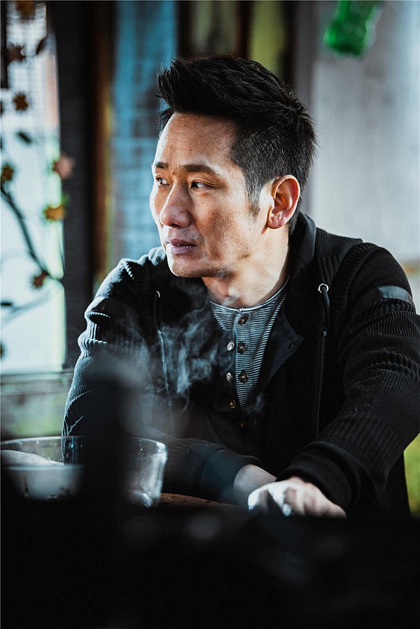  電影《站??！小偷》幕后花絮曝光 鄭云攜天津喜哥演繹地下“鬼吹燈”  