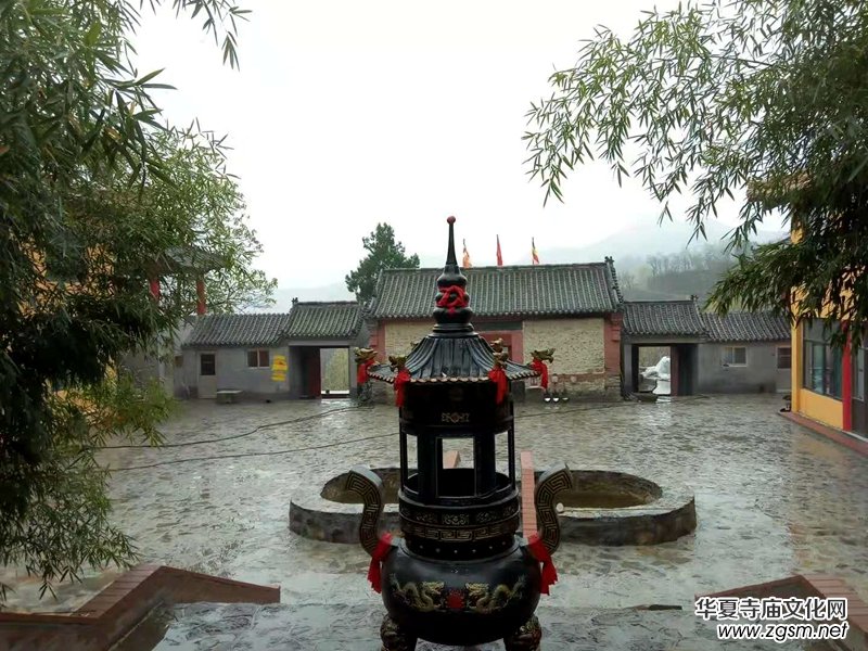 華夏寺廟文化網(wǎng)主編一行參訪山東淄博竹林寺