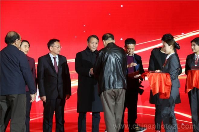 全國“2018最美奮斗者”揭曉，汝瓷大師李廷懷上榜