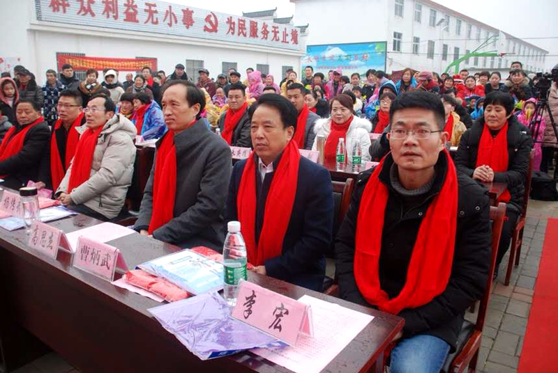 安徽省潁上縣八里河朱崗村舉行美麗鄉(xiāng)村春節(jié)聯(lián)歡晚會