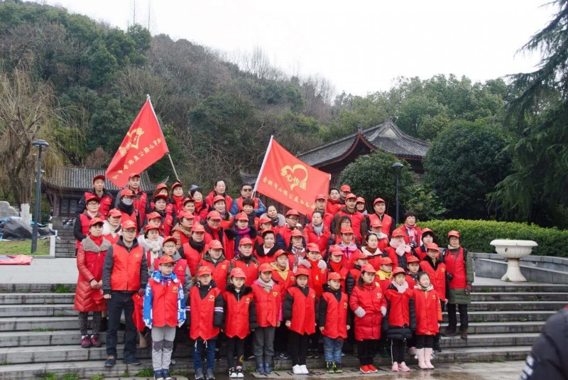 小強公益給春假后的姚城“洗了把臉”
