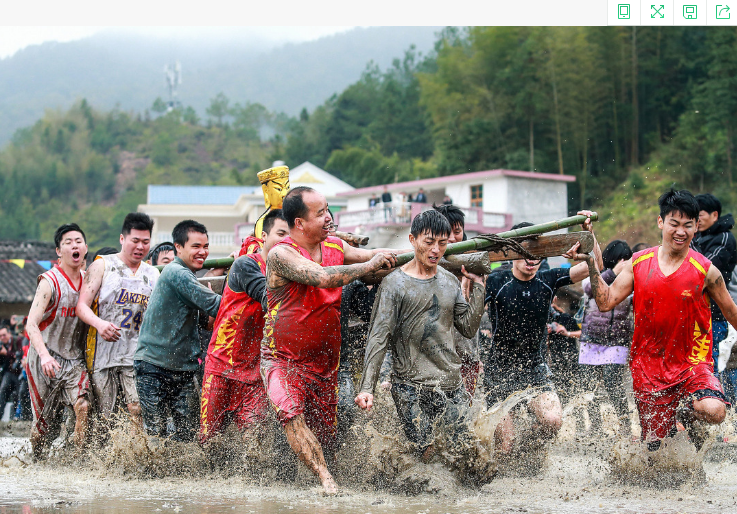 多地民眾舞火龍吃湯圓 迎元宵佳節(jié)