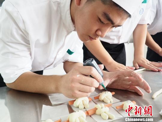 廣東將為“粵菜師傅”開(kāi)餐館提供創(chuàng)業(yè)補(bǔ)貼