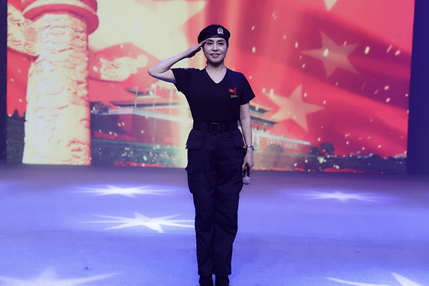 “明星大舞臺(tái)，歌唱新時(shí)代，踐行中國(guó)夢(mèng)”群星匯演亮相中央電視臺(tái)星光影視園
