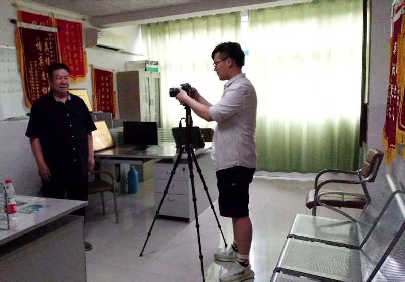 關愛老人 他是老兵 