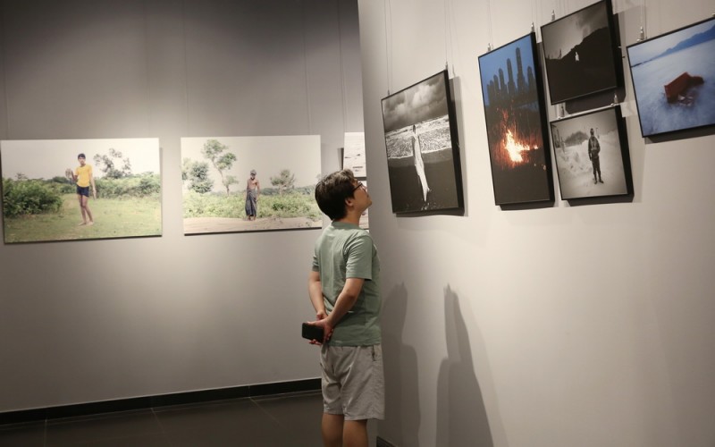 “日?！薄型馇嗄陻z影師聯(lián)展在京開展