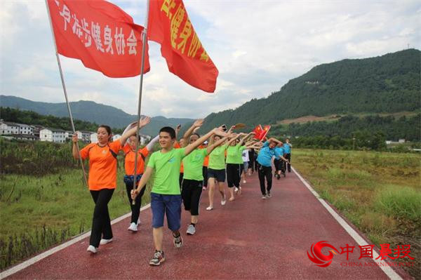 傾情公益 “四川好人”鄒威權(quán)用心譜寫“奉獻之歌”