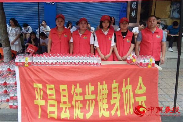 傾情公益 “四川好人”鄒威權(quán)用心譜寫“奉獻之歌”