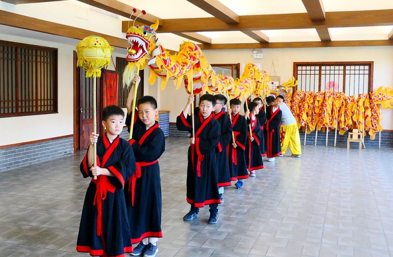  中聯(lián)潤(rùn)智騏航教育組織潤(rùn)騏國(guó)學(xué)研修體驗(yàn)營(yíng)，獻(xiàn)禮祖國(guó)70華誕