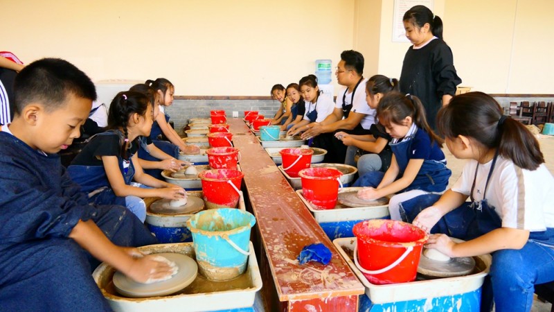  中聯(lián)潤(rùn)智騏航教育組織潤(rùn)騏國(guó)學(xué)研修體驗(yàn)營(yíng)，獻(xiàn)禮祖國(guó)70華誕