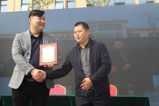 中牟縣2019全國(guó)扶貧日系列活動(dòng)暨特色農(nóng)俗產(chǎn)品展銷會(huì)啟動(dòng)