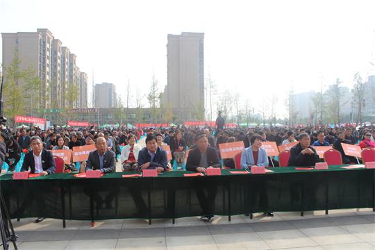 中牟縣2019全國(guó)扶貧日系列活動(dòng)暨特色農(nóng)俗產(chǎn)品展銷會(huì)啟動(dòng)
