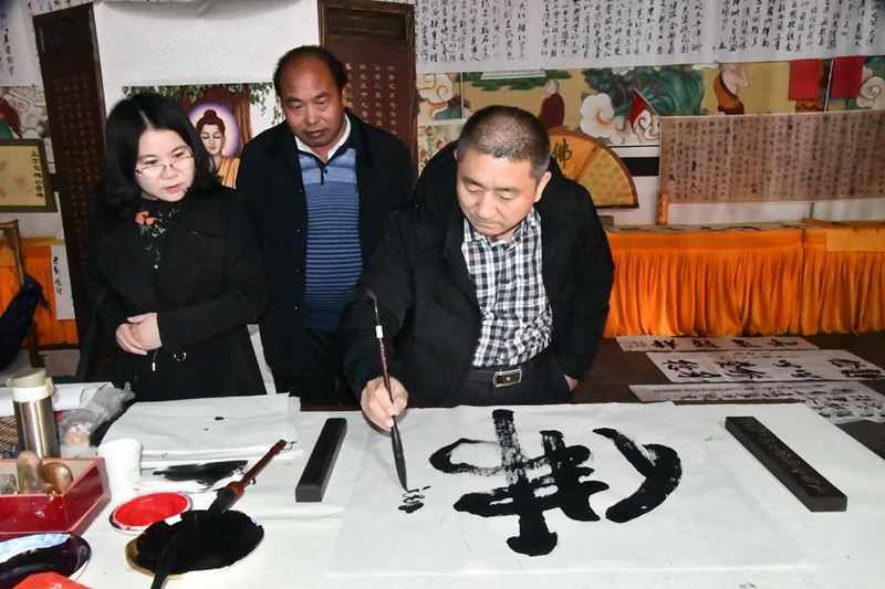 中國(guó)文藝名家五臺(tái)山藝術(shù)之旅暨全國(guó)優(yōu)秀文藝作品征評(píng)頒獎(jiǎng)典禮在五臺(tái)山舉行