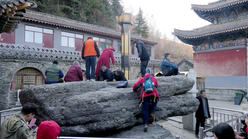 中國(guó)文藝名家五臺(tái)山藝術(shù)之旅暨全國(guó)優(yōu)秀文藝作品征評(píng)頒獎(jiǎng)典禮在五臺(tái)山舉行