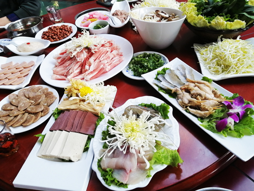 體驗第十一屆平谷·西柏店菊花美食文化節(jié)