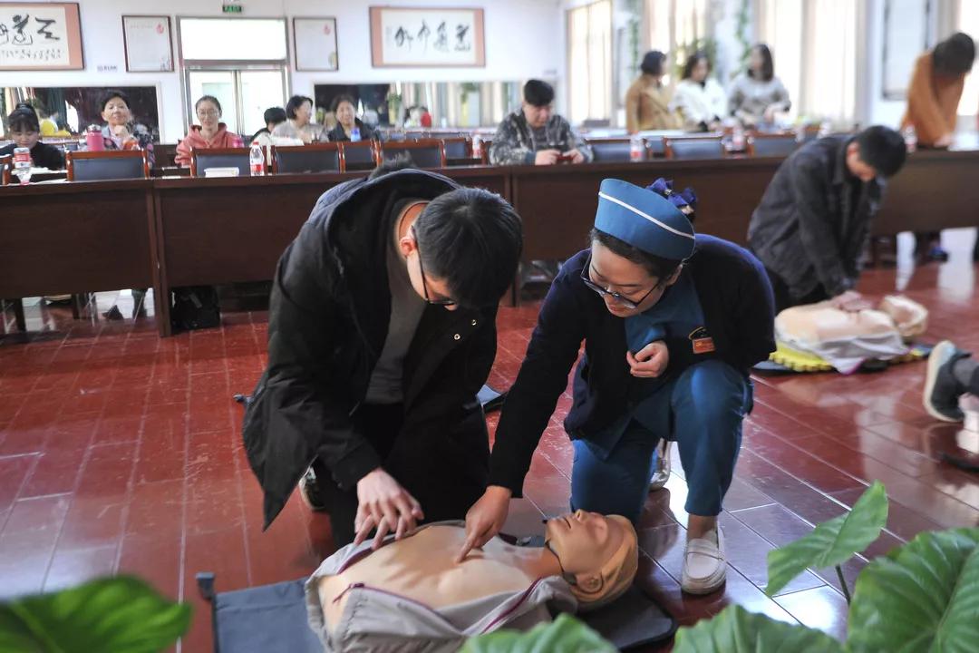 36位新人集體領(lǐng)證！我們是鄭州急救志愿者