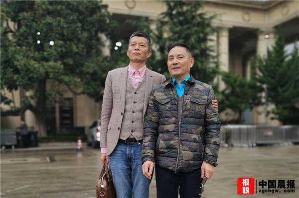 中國(guó)晨報(bào)管理層應(yīng)邀出席“丹青傳情”藝術(shù)家作品聯(lián)展上海開幕式