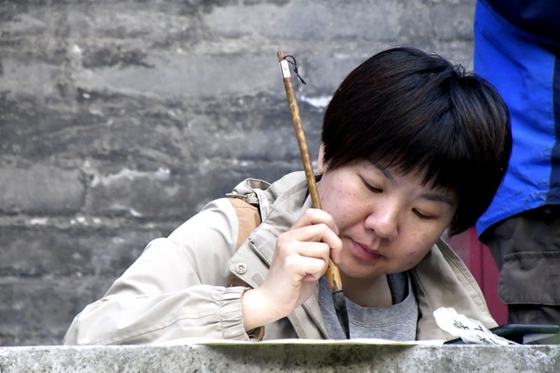 李月(愛娣)丁香詩會(huì)拍攝的人物鏡頭