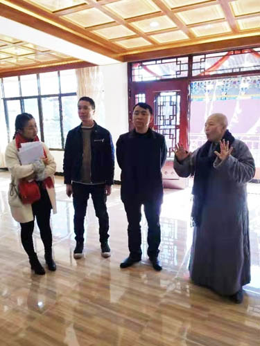 送溫暖獻(xiàn)愛心、云南宜良靈恩寺幫困結(jié)善緣