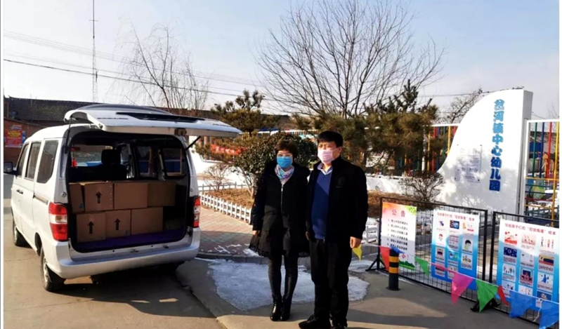 助抗疫 情護校園 ——河北唐山愛心人士么安卓捐助校園消毒液
