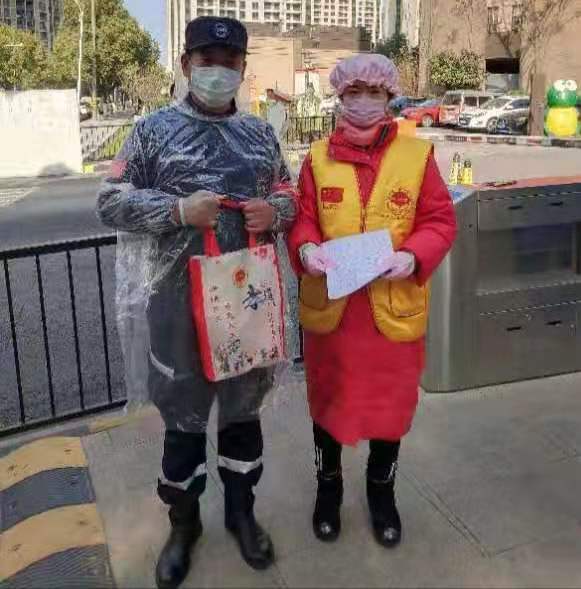 愛心滿滿 大愛無疆 ——劉桂芳的愛心慈善在這里上演