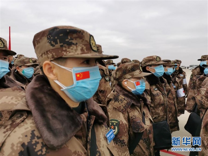 空軍出動(dòng)3型11架運(yùn)輸機(jī)多地同步向武漢空運(yùn)醫(yī)療隊(duì)員