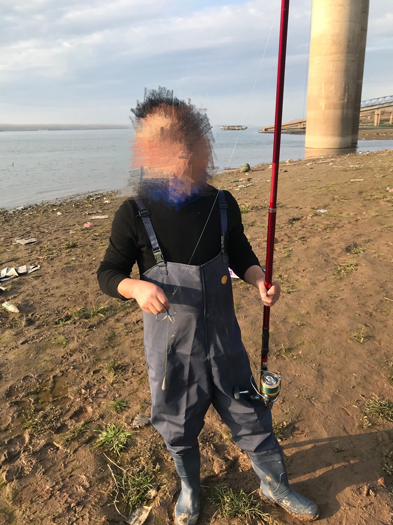 “錨魚”不用餌，實則非法捕撈 長航銅陵公安在疫情防控期間查獲一起非法捕撈水產(chǎn)品案