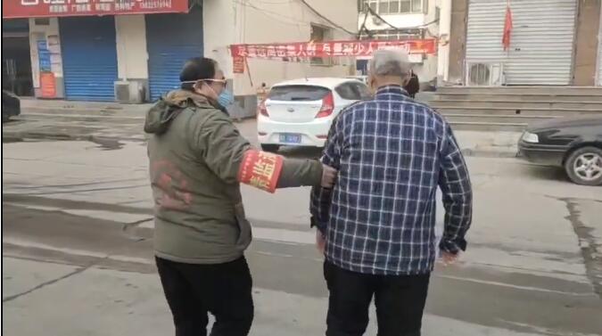 “小人物”負起“大擔(dān)當(dāng)”——志愿者張兆山、譚春生社區(qū)防控闖在前