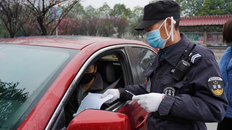 四川劍閣抗疫一線守護的戰(zhàn)士們
