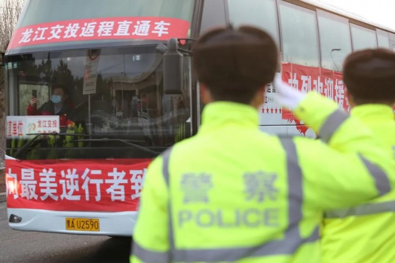 援鄂戰(zhàn)疫英雄凱旋——冰城交警最高禮儀硬核護(hù)航，致敬最美逆行者！