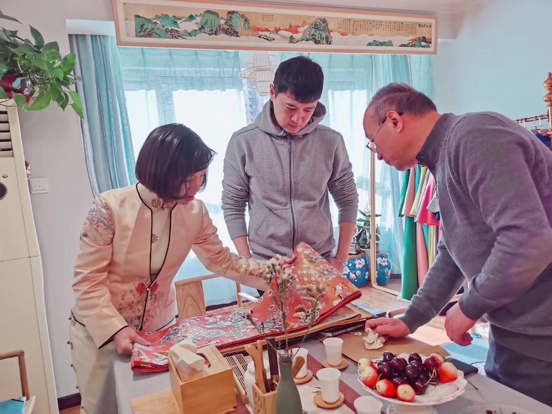 喻雙雙——弘揚經(jīng)典旗袍文化 傳承中華傳統(tǒng)文明