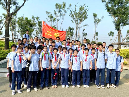 “釋放壓力 行走青春”安陽市飛翔學(xué)校遠(yuǎn)足活動紀(jì)實
