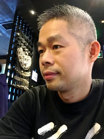 李耿民：以獨(dú)特的藝術(shù)視角創(chuàng)油畫(huà)之魂