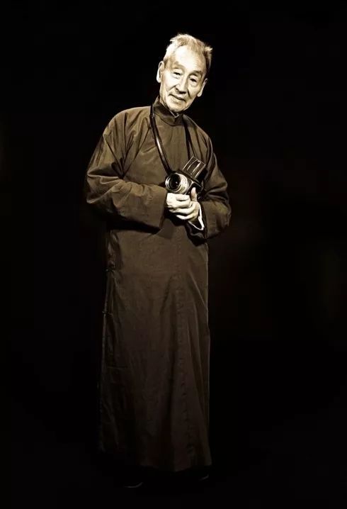 他是中國第一位攝影記者，世界十大攝影家之一，103歲登山，只為拍攝心中的東方美！ 