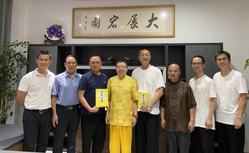 師點(diǎn)文化：認(rèn)識(shí)自己，做生命的主人