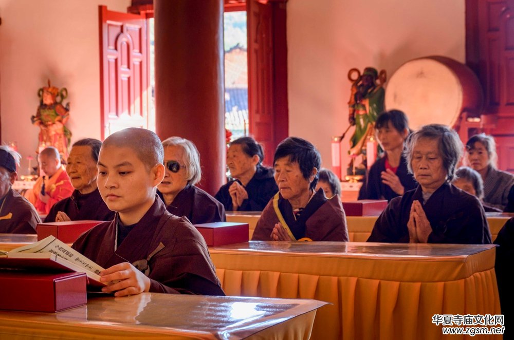 江西于都普照寺新任主持開(kāi)修法師晉院暨消災(zāi)法會(huì)進(jìn)行中