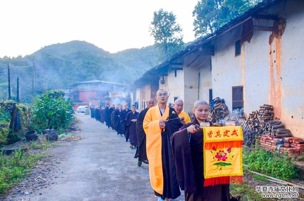 江西于都普照寺新任主持開(kāi)修法師晉院暨消災(zāi)法會(huì)進(jìn)行中