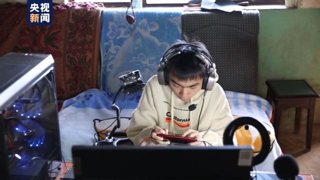 僅手指能動(dòng)！18歲山村病殘青年如何逆襲成電競(jìng)主播？