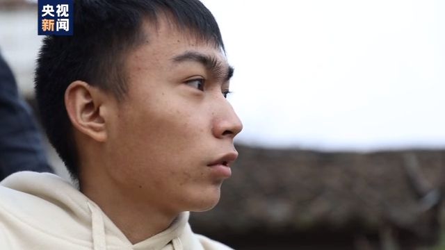 僅手指能動(dòng)！18歲山村病殘青年如何逆襲成電競(jìng)主播？