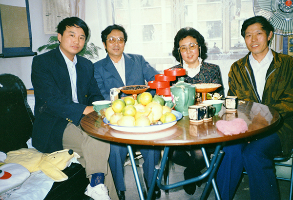 在小文章中堅(jiān)守大情懷——張慶和詩文讀后