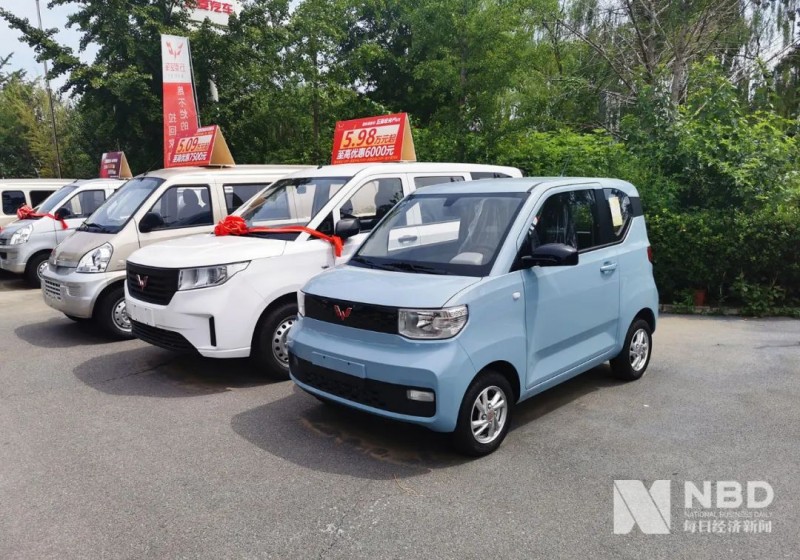 北京搖號(hào)新政倒計(jì)時(shí)：車管所延至20點(diǎn)下班，部分4S店已無(wú)車可賣
