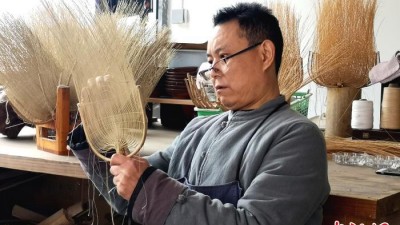 探訪百年非遺德陽潮扇制作技藝：工序繁復(fù)精細 機器無法代替純手工制作