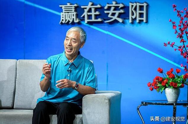 采訪(fǎng)彰德實(shí)驗(yàn)中學(xué)校長(zhǎng)王瑞喜