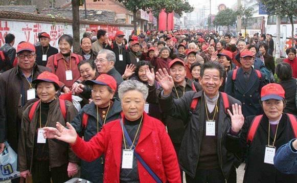看似“養(yǎng)老游”實(shí)則“坑老游” 上海打擊涉老旅游違法違規(guī)經(jīng)營(yíng)行為