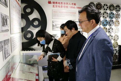 書畫家王余根一行赴北京電影學(xué)院進(jìn)行交流