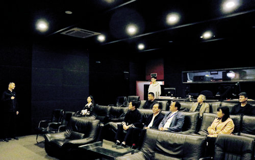 書畫家王余根一行赴北京電影學(xué)院進(jìn)行交流
